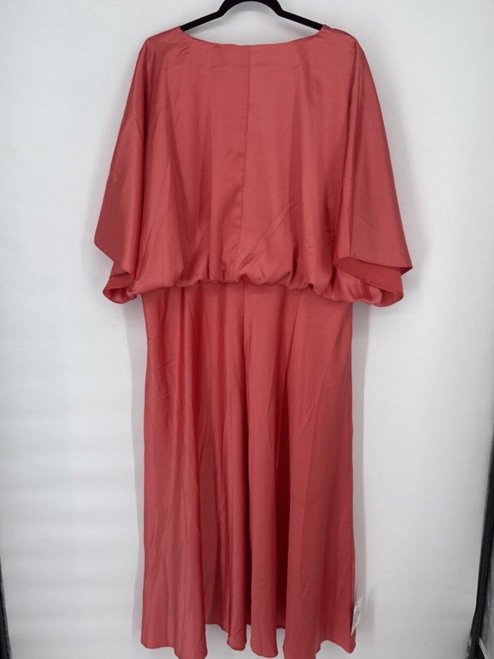 ASOS DESIGN Curve Size US 16 Coral wrap front batwing sleeve satin midi dress - Picture 11 of 16